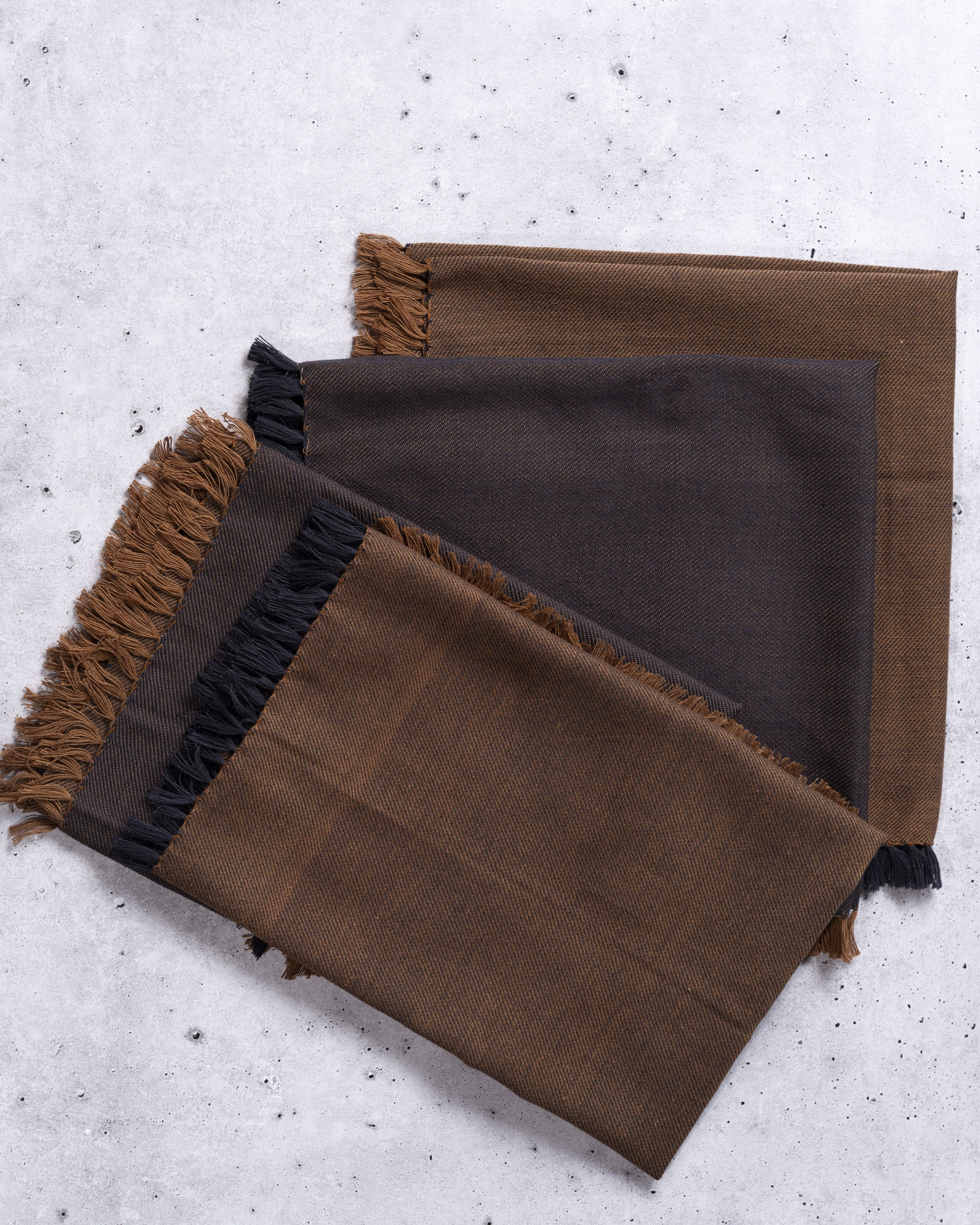 Double-Sided Fringe Cotton Napkins in Black and Silver