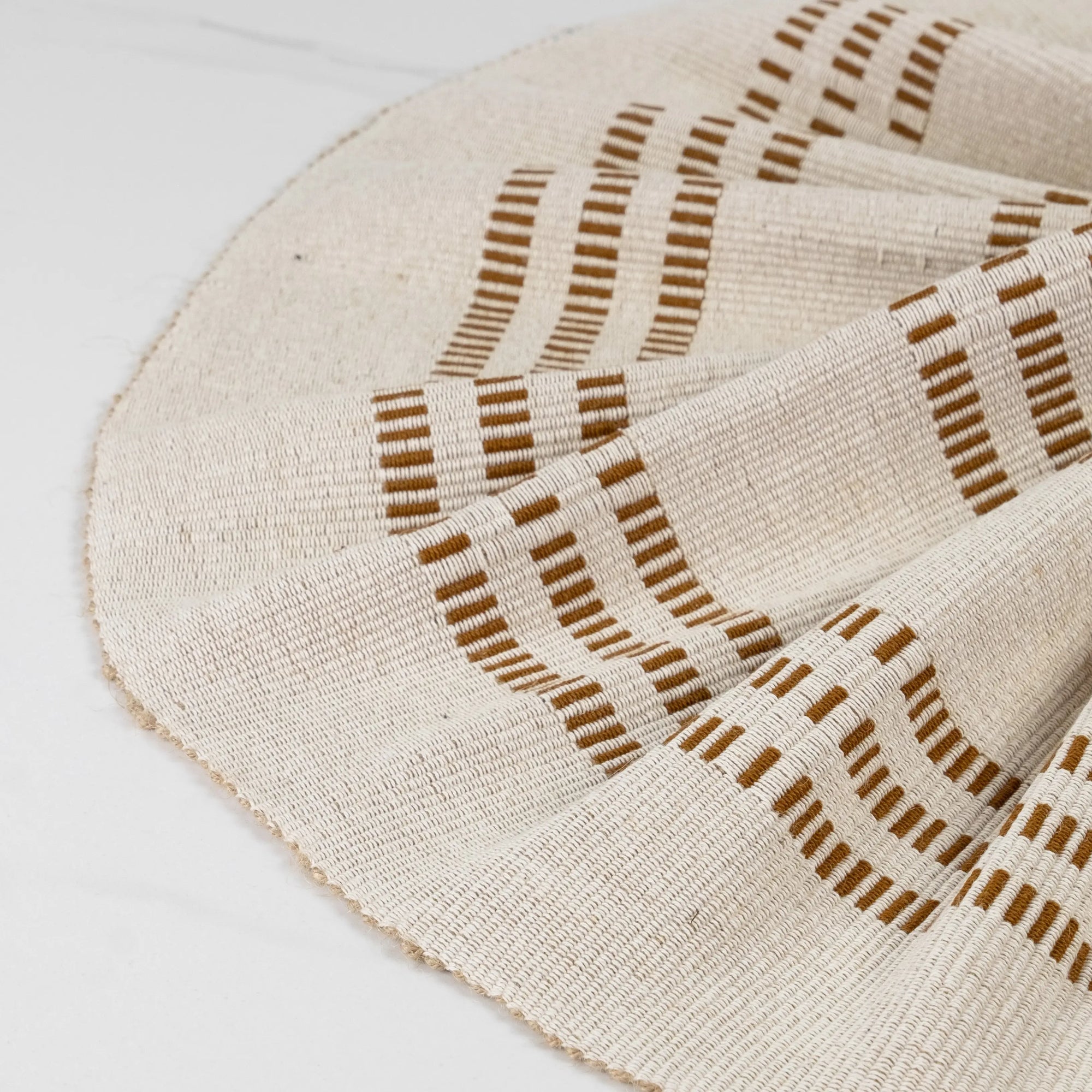 "Elegant neutral table runner, modern farmhouse dining table decoration"