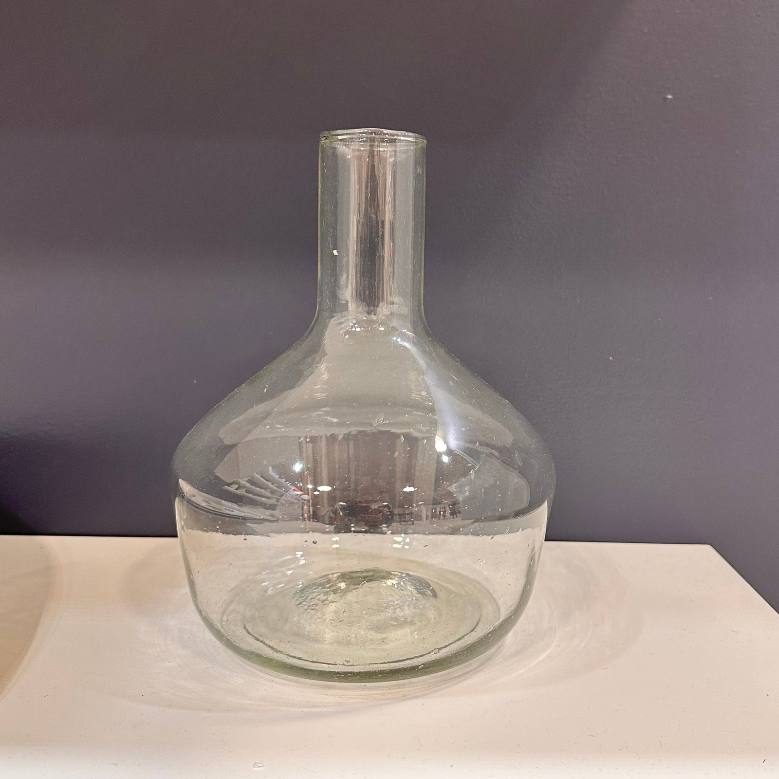 "Elegant clear glass decanter with stopper for wine and whiskey"