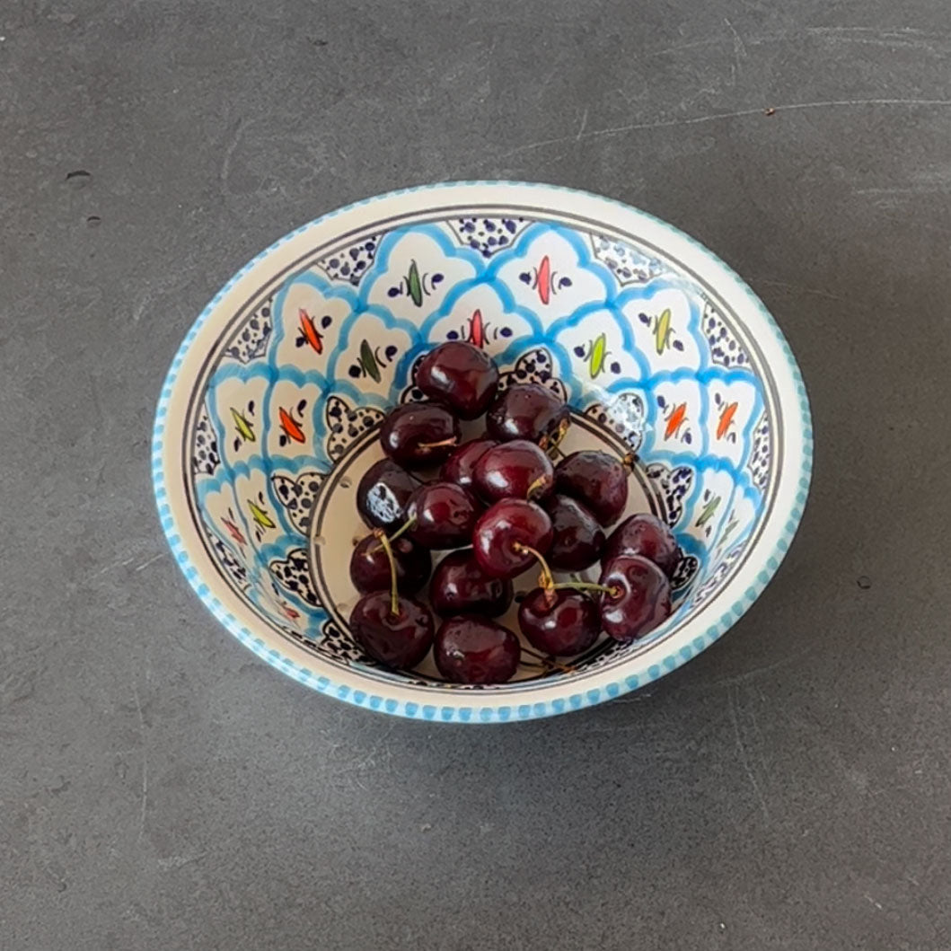 Rosette Berry Bowl 8"D